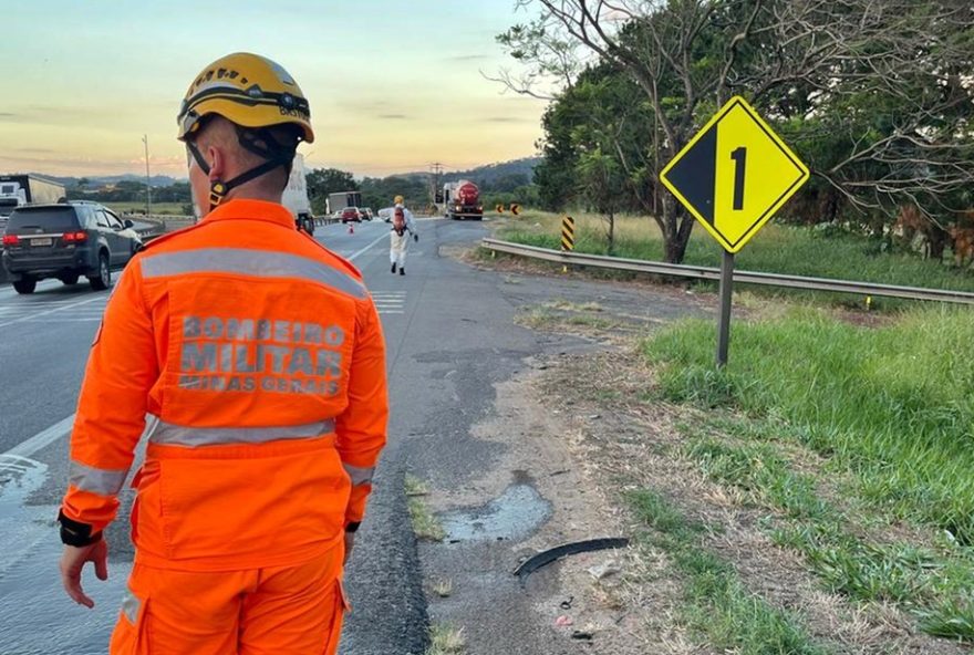 vazamento-de-acido-fecha-pista-da-fernao-dias-em-pouso-alegre2C-mg3A-o-que-aconteceu3F