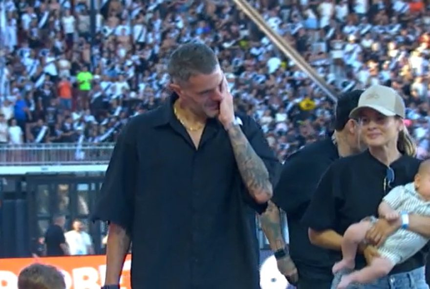 vegetti-se-despede-emocionado-da-torcida-do-vasco-em-sao-januario vegetti-se-despede-emocionado-da-torcida-do-vasco-em-sao-januario