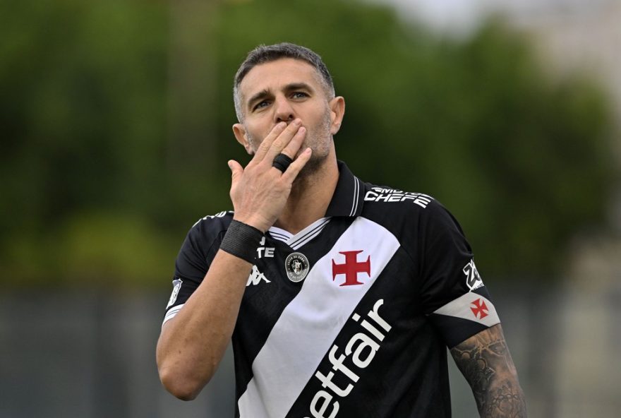 vegetti-se-destaca-como-artilheiro-do-vasco-em-20252C-buscando-igualar-marca-de-nene.-rivalidade-com-botafogo-esquenta-na-copa-do-brasil.-acompanhe