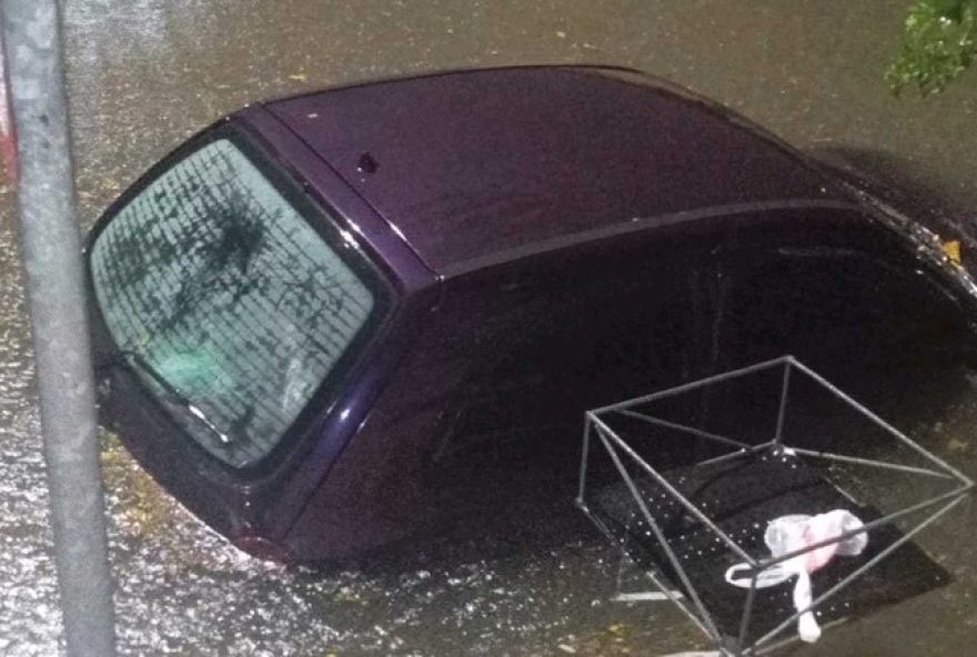 veja-os-estragos-da-chuva-em-sao-jose-dos-campos3A-alagamentos2C-carros-submersos-e-desabamento veja-os-estragos-da-chuva-em-sao-jose-dos-campos3A-alagamentos2C-carros-submersos-e-desabamento