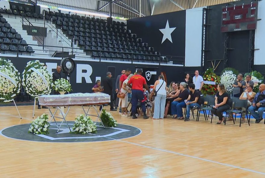 velorio-de-leo-batista3A-icone-do-jornalismo-esportivo-e-homenageado-no-botafogo