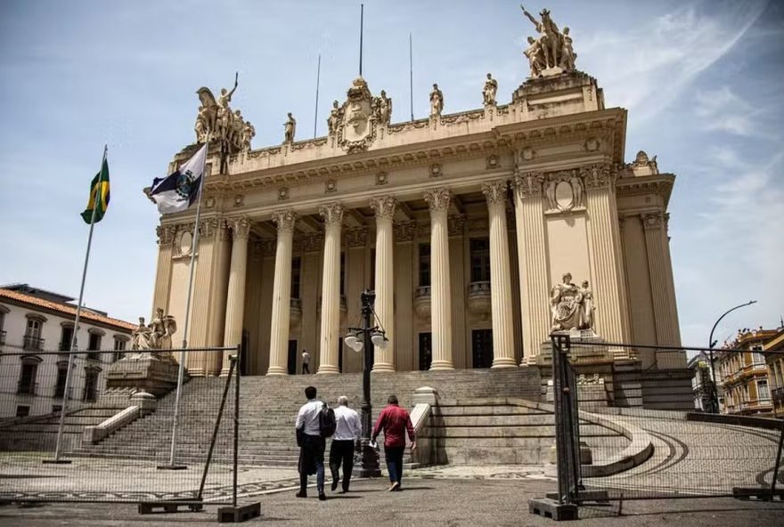 venda-de-imoveis-no-rio-de-janeiro-gera-debates-sobre-potencial-financeiro-e-economico