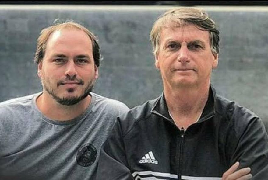 vereador-carlos-bolsonaro-visita-bolsonaro-e-relata-dificuldades-alimentares