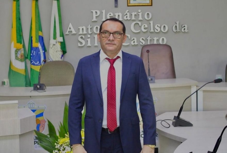 vereador-evangelico-gera-polemica-ao-comparar-pedidos-a-prefeito-com-promessas-a-padre-cicero3A-poucos-sao-alcancados
