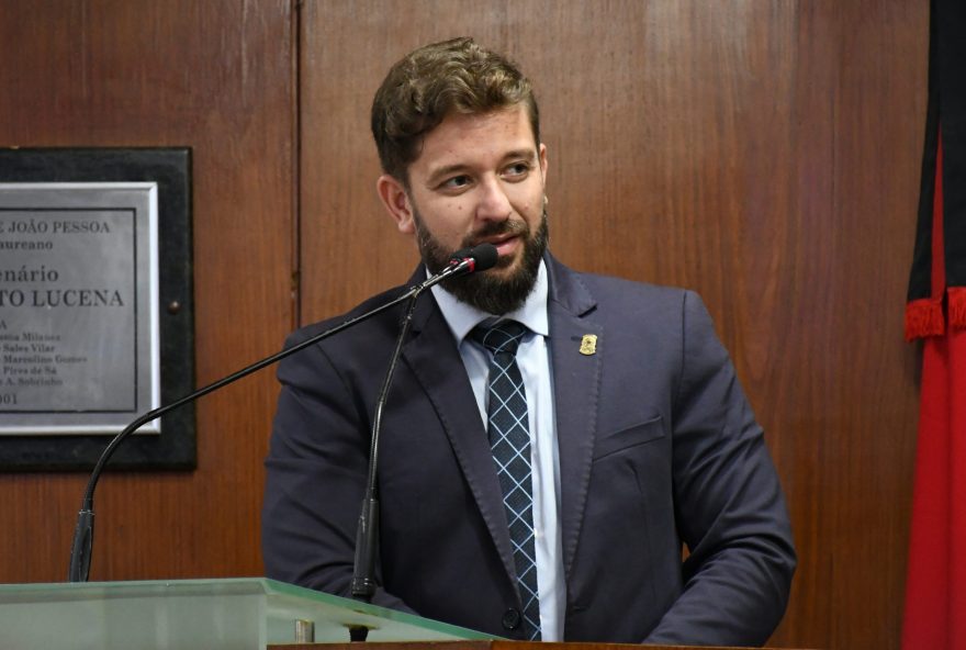 vereador-recebe-criticas-ao-denominar-pl-da-semana-de-conscientizacao-das-doencas-raras-de-michelle-bolsonaro