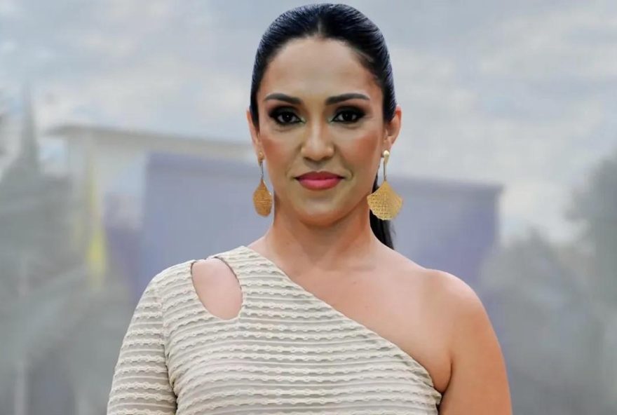 vereadora-desarma-homem-em-restaurante3A-heroina-protege-o-marido-em-ceres2C-goias vereadora-desarma-homem-em-restaurante3A-heroina-protege-o-marido-em-ceres2C-goias