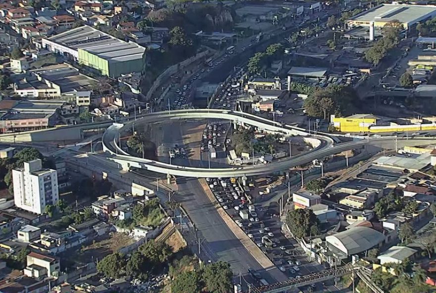 viaduto-sargento-roger-dias3A-liberada-segunda-alca-e-obras-em-andamento