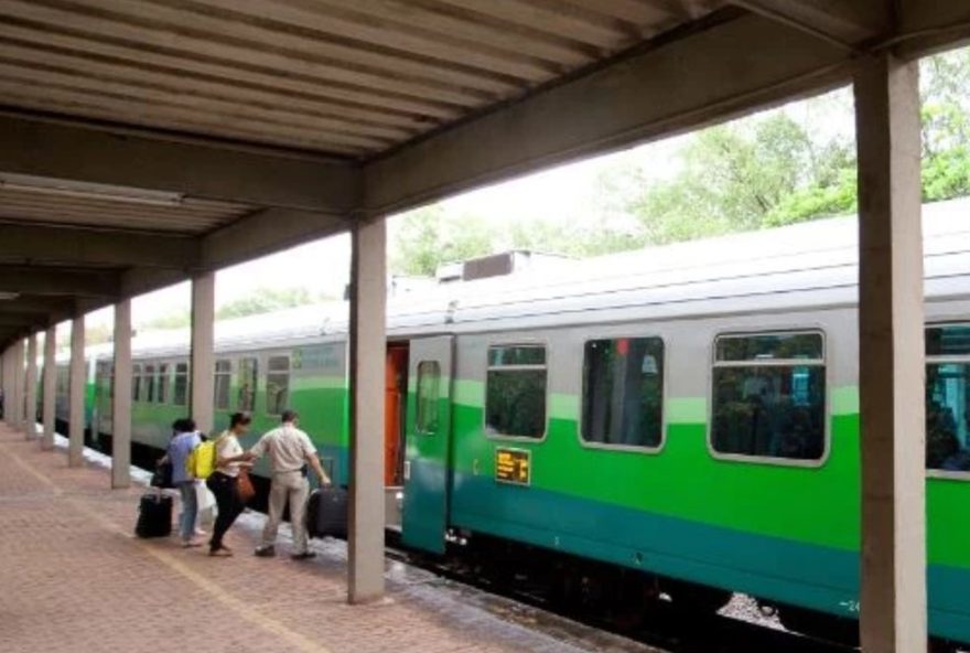 viagens-de-trem-entre-pa-e-ma-canceladas-devido-a-protesto-na-estrada-de-ferro-carajas3A-passageiros-podem-remarcar-ou-solicitar-reembolso