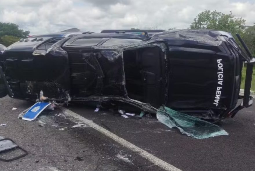 viatura-da-policia-penal-tomba-apos-perder-o-controle-na-br-3432C-no-norte-do-piaui viatura-da-policia-penal-tomba-apos-perder-o-controle-na-br-3432C-no-norte-do-piaui