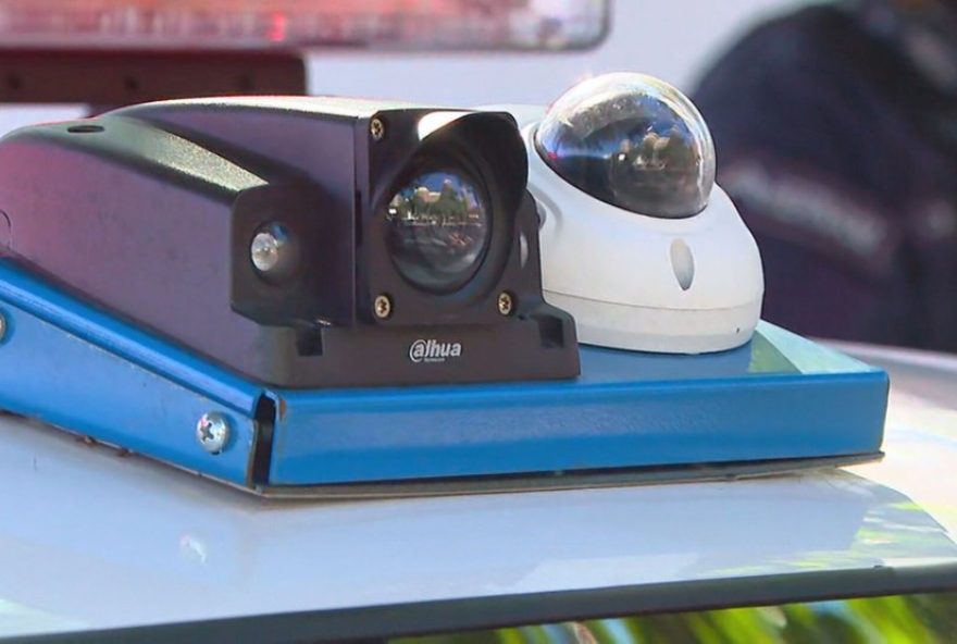 viaturas-da-pm-de-copacabana-recebem-reforco-com-cameras-de-reconhecimento-facial-e-leitura-de-placas viaturas-da-pm-de-copacabana-recebem-reforco-com-cameras-de-reconhecimento-facial-e-leitura-de-placas