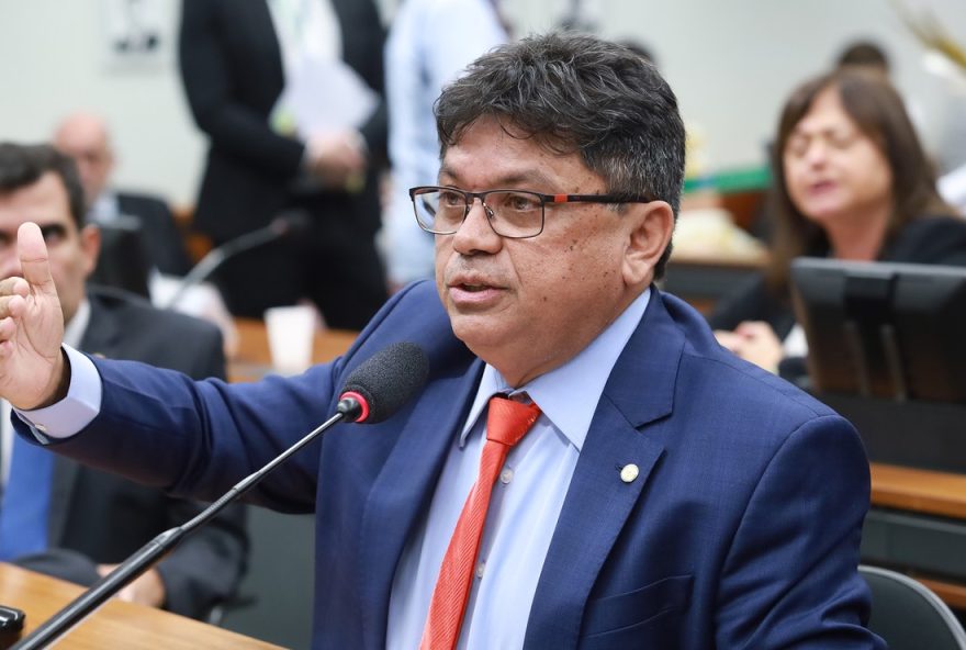 vice-lideres-do-governo-solicitam-que-camara-acione-pf-para-apurar-suposto-grampo-no-maranhao