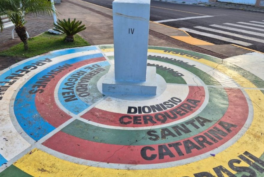 vida-na-divisa-entre-brasil-e-argentina3A-cidades-gemeas-barracao-e-dionisio-cerqueira vida-na-divisa-entre-brasil-e-argentina3A-cidades-gemeas-barracao-e-dionisio-cerqueira