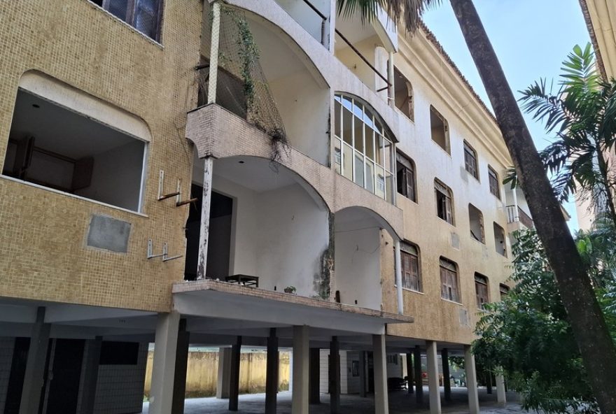 vida-no-condominio-com-idosas-em-meio-a-demolicao-em-fortaleza