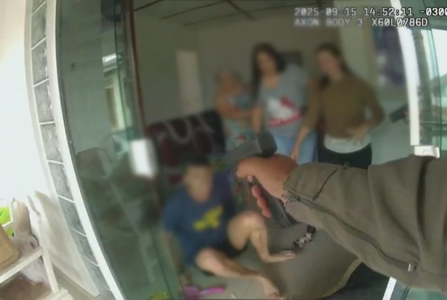 video-de-camera-corporal-mostra-acao-policial-em-caso-de-morte-de-homem-com-esquizofrenia3A-polemicas-e-questionamentos-surgem-no-rio-grande-do-sul