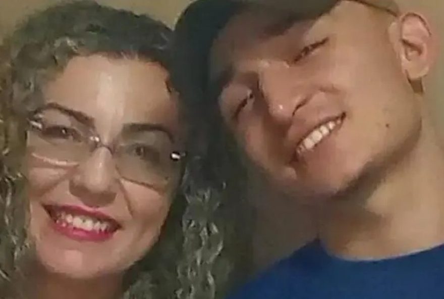 video-emocionante3A-joao-gomes-se-reencontra-com-ex-professora-em-petrolina