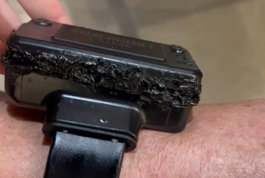 video-mostra-tornozeleira-eletronica-de-bolsonaro-danificada3A-meti-um-ferro-quente-aqui-no-diario-do-distrito-federal video-mostra-tornozeleira-eletronica-de-bolsonaro-danificada3A-meti-um-ferro-quente-aqui-no-diario-do-distrito-federal