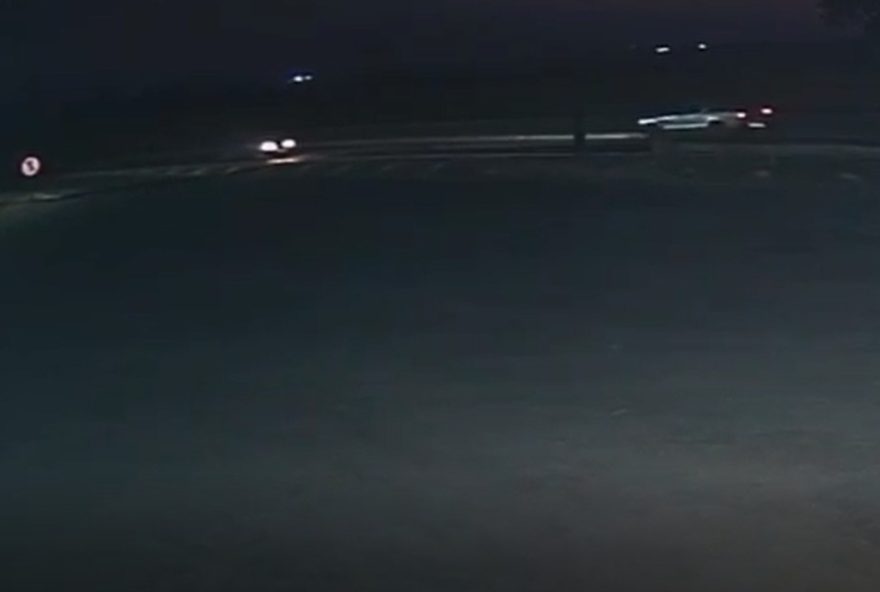 video3A-cameras-de-seguranca-flagram-caminhonete-na-contramao-antes-de-acidente-que-matou-casal-em-guariba2C-sp