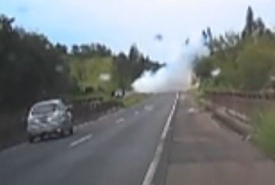 video3A-criminosos-explodem-carro-forte-em-tentativa-de-roubo-em-sp video3A-criminosos-explodem-carro-forte-em-tentativa-de-roubo-em-sp