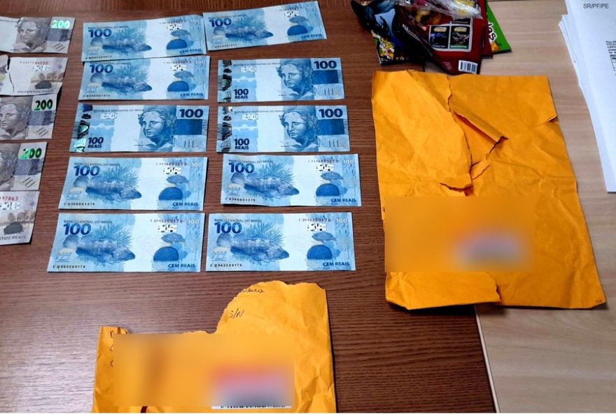 vigilante-e-preso-em-casa-apos-tentar-fugir-com-r24-2-mil-em-notas-falsas-dos-correios
