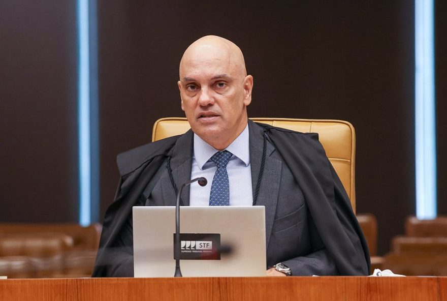 vigilia-com-senador-pretendia-reeditar-acampamentos-golpistas2C-afirma-moraes