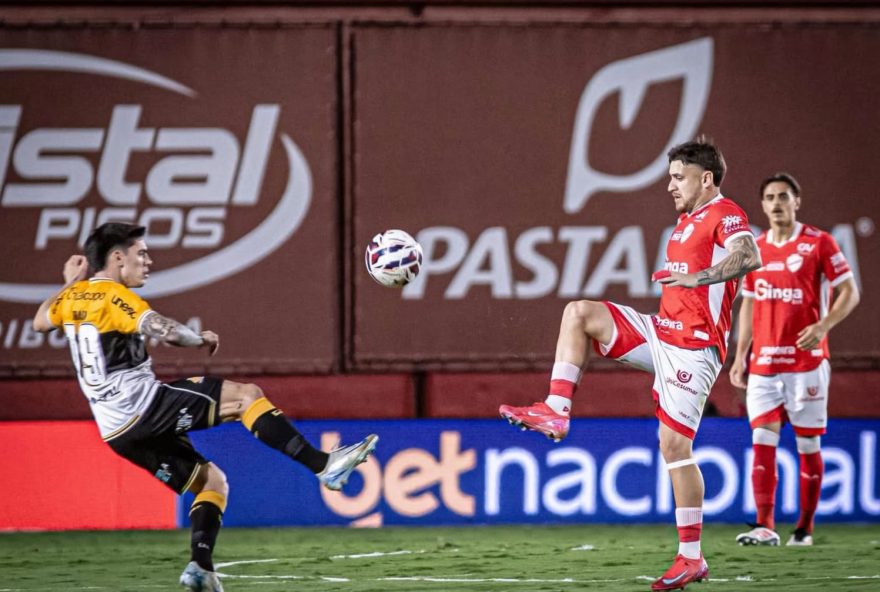 vila-nova-abre-o-placar-contra-o-criciuma2C-mas-cede-empate-e-amarga-oito-jogos-sem-vitoria-na-serie-b