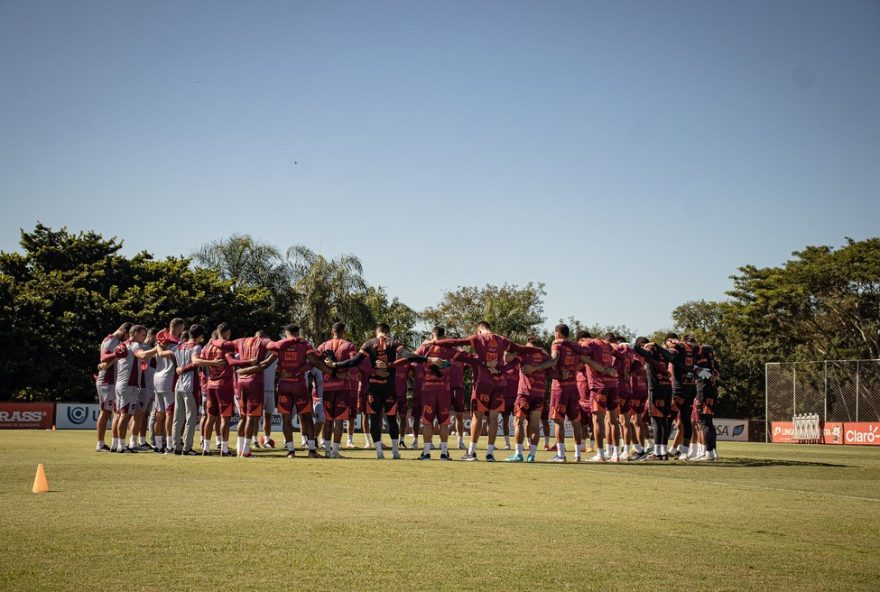 vila-nova-busca-virada-contra-cruzeiro-na-copa-do-brasil-no-serra-dourada