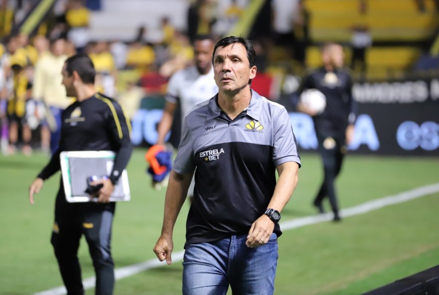 vila-nova-e-eliminado-da-copa-do-brasil-e-umberto-louzer-e-demitido vila-nova-e-eliminado-da-copa-do-brasil-e-umberto-louzer-e-demitido