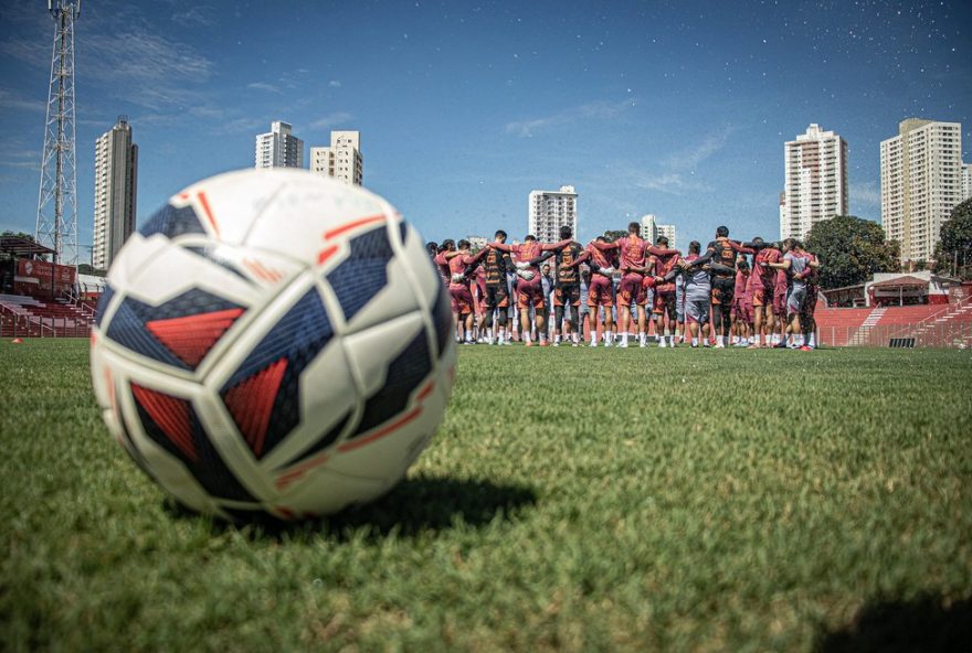 vila-nova-enfrenta-queda-na-tabela-da-serie-b-e-busca-recuperacao-imediata