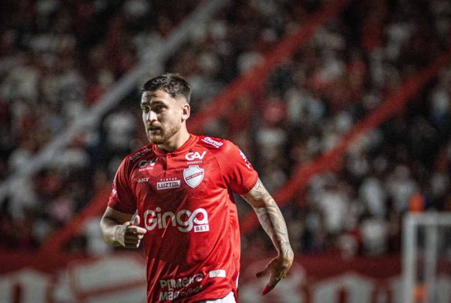 vila-nova-renova-contratos-de-joao-vieira-e-emerson-urso-ate-20273A-confianca-e-planejamento-a-longo-prazo-no-tigrao