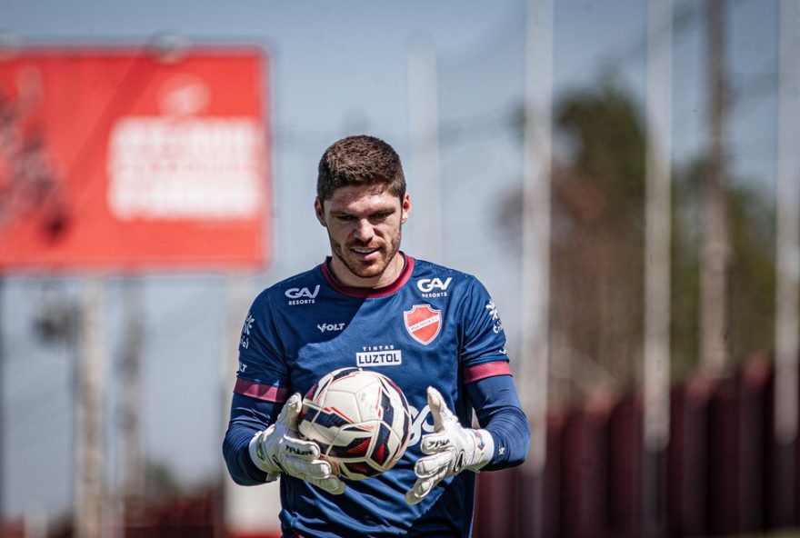 vila-nova-rescinde-contrato-de-jean-mota-e-libera-kozlinski-e-bruno-mendes-para-buscar-novas-oportunidades