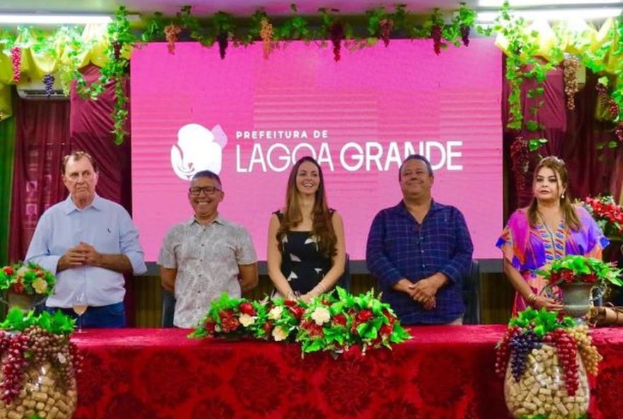 vinhuva-fest-20253A-feira-da-uva-e-vinho-em-lagoa-grande2C-pe vinhuva-fest-20253A-feira-da-uva-e-vinho-em-lagoa-grande2C-pe