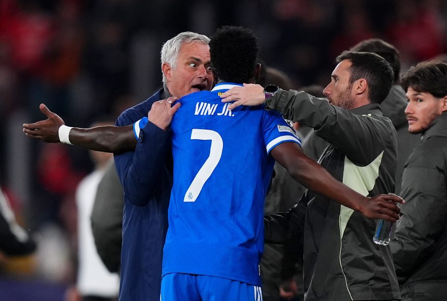 vini-jr.-denuncia-racismo-e-arbitro-aciona-protocolo-apos-golaco-contra-o-benfica-na-champions-league vini-jr.-denuncia-racismo-e-arbitro-aciona-protocolo-apos-golaco-contra-o-benfica-na-champions-league