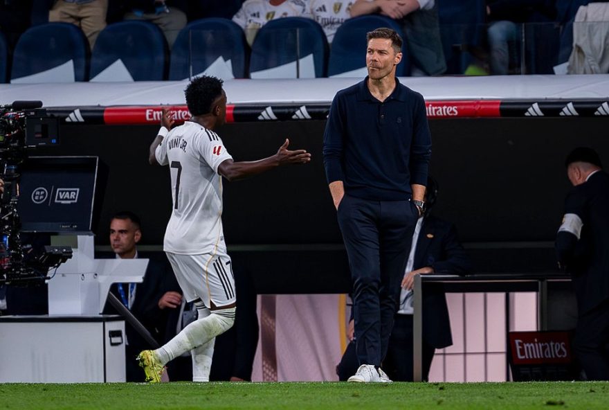 vinicius-jr.-substituido-pela-12a-vez-por-xabi-alonso3A-frustracao-evidencia-baixa-confianca-no-atacante-do-real-madrid vinicius-jr.-substituido-pela-12a-vez-por-xabi-alonso3A-frustracao-evidencia-baixa-confianca-no-atacante-do-real-madrid