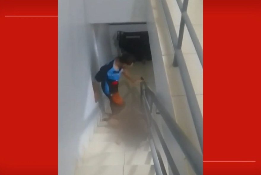 violencia-domestica-em-apartamento-no-df3A-homem-agride-companheira3B-vou-te-matar-saiba-como-denunciar violencia-domestica-em-apartamento-no-df3A-homem-agride-companheira3B-vou-te-matar-saiba-como-denunciar