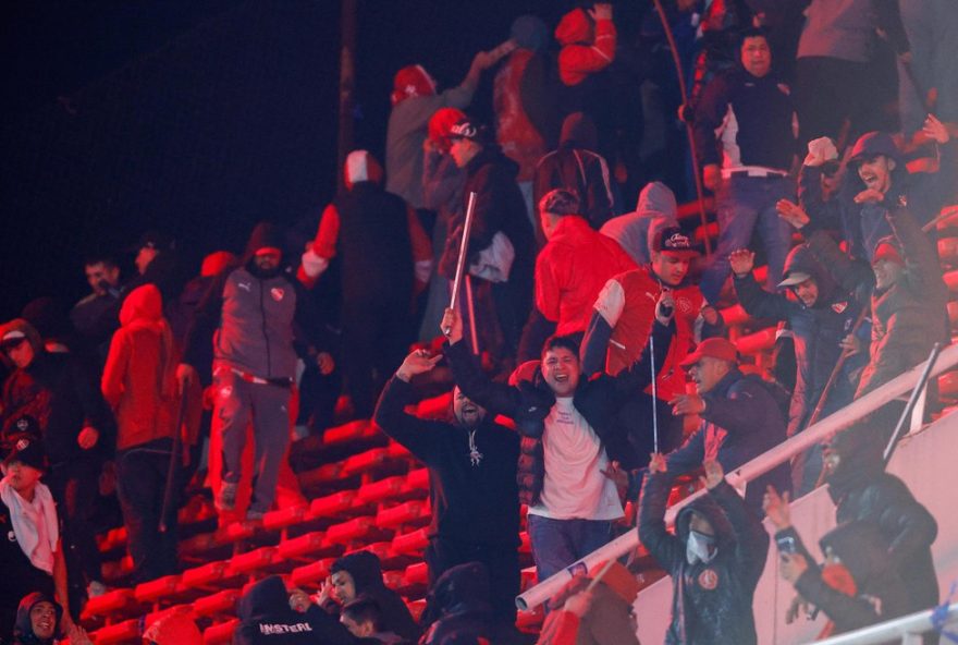 violencia-em-avellaneda3A-universidad-de-chile-se-manifesta-sobre-surra-brutal-no-jogo-contra-o-independiente