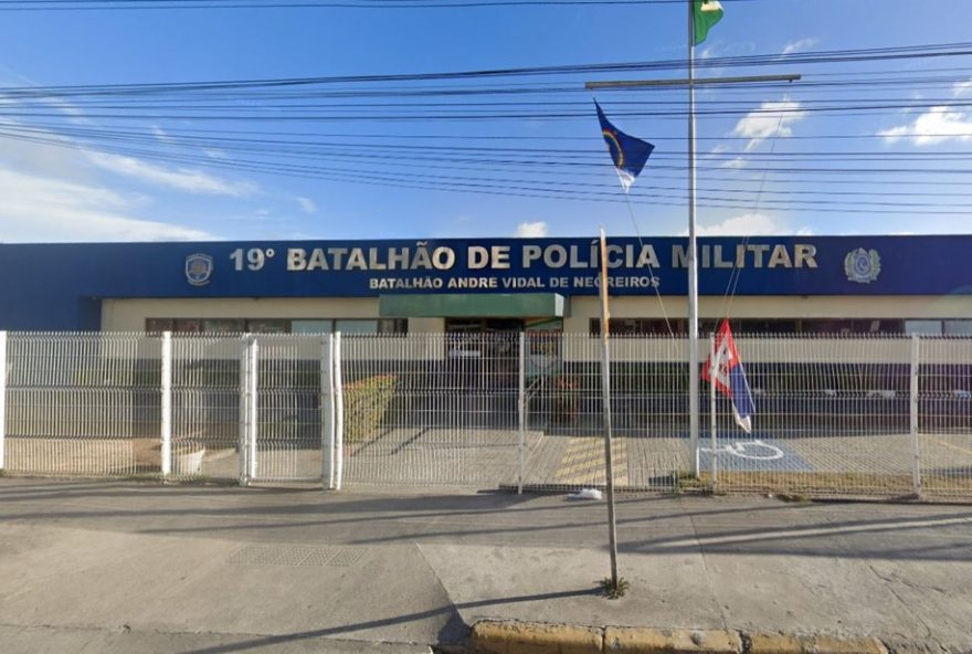 violencia-no-pina3A-pms-matam-cachorro-e-ferem-pessoas-apos-adolescente-levar-tiro-na-boca