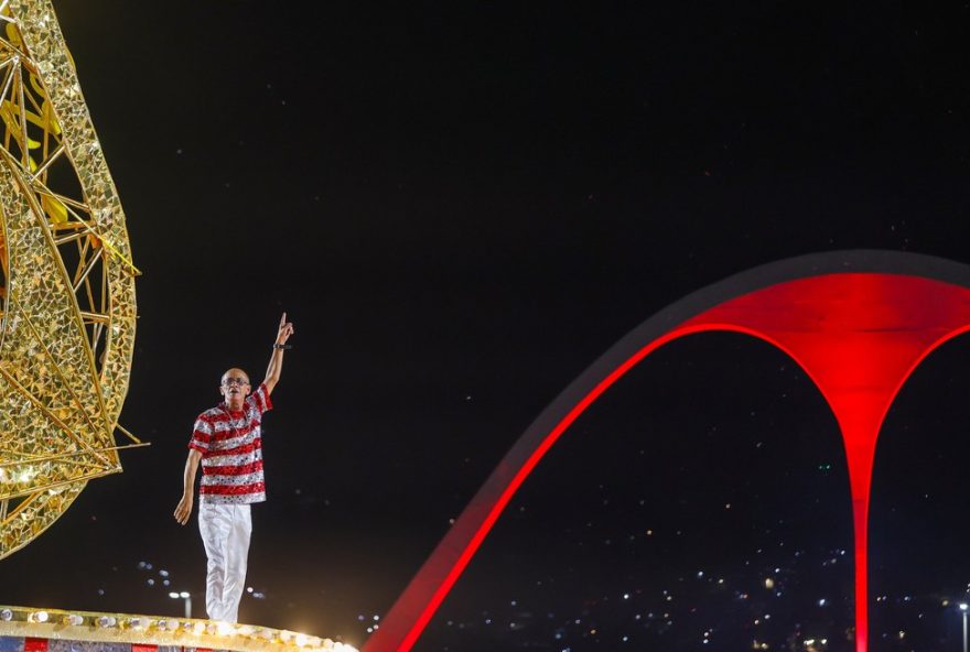 viradouro3A-vander-pires-se-emociona-com-titulo-e-homenagem-a-cica viradouro3A-vander-pires-se-emociona-com-titulo-e-homenagem-a-cica