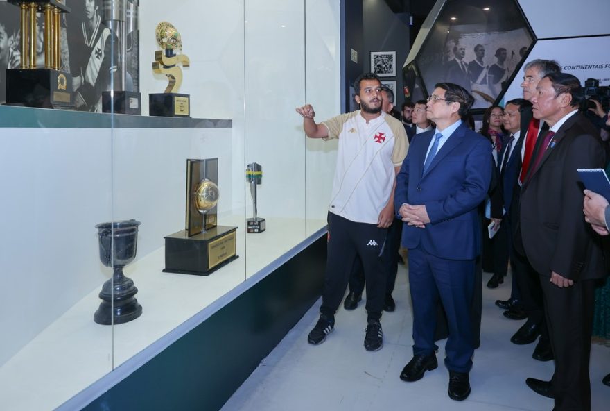 visita-de-primeiro-ministro-do-vietna-a-sao-januario-e-renovacao-de-philippe-coutinho-com-vasco-em-2026