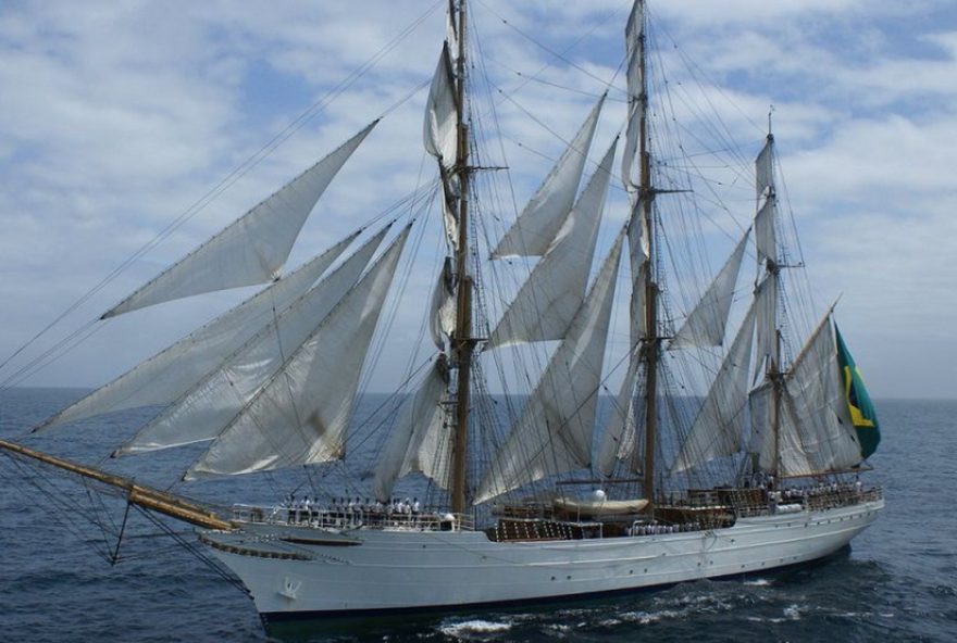 visite-o-veleiro-cisne-branco-da-marinha-do-brasil-em-santos2C-sp