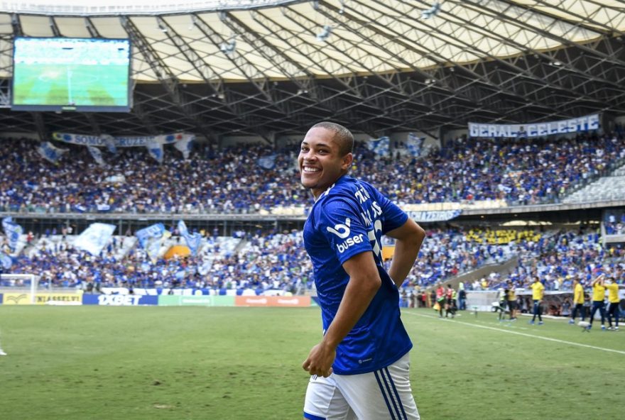 vitor-roque-busca-redencao-contra-cruzeiro-e-concorrencia-de-flaco-lopez-no-palmeiras