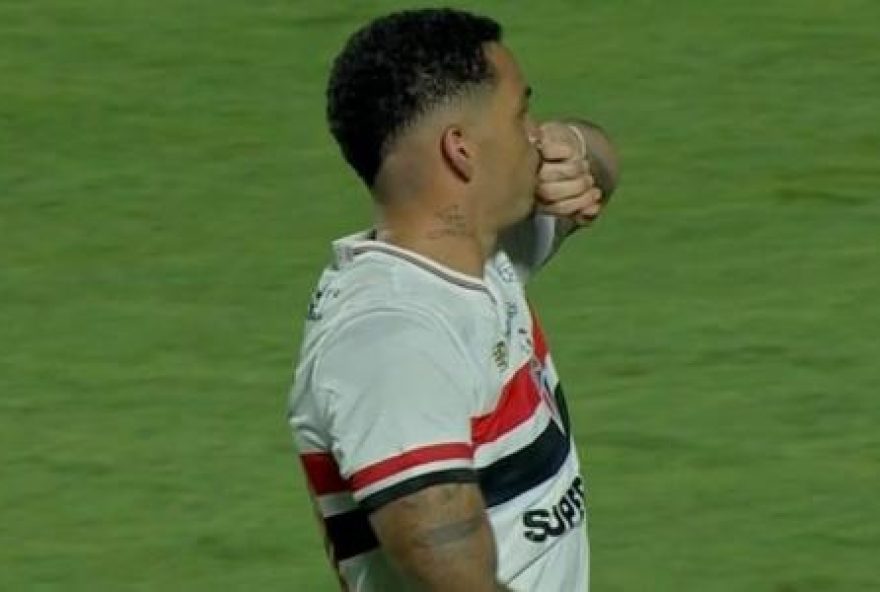 vitoria-do-sao-paulo-em-meio-a-possivel-fim-da-era-casares vitoria-do-sao-paulo-em-meio-a-possivel-fim-da-era-casares