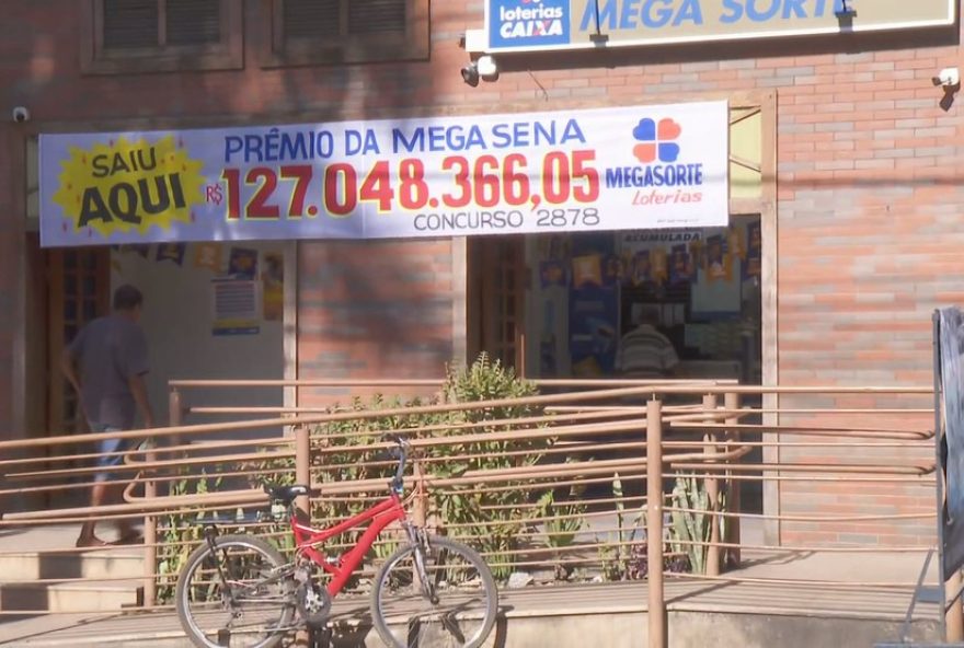 vizinho-inventa-que-idosa-ganhou-mega-sena-e-familia-sofre-ameacas
