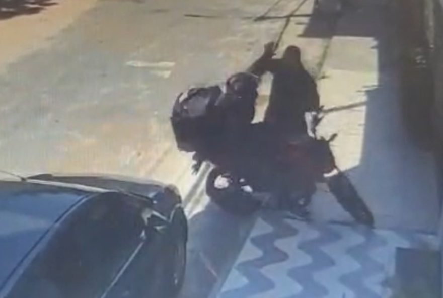 vizinho-irritado-agride-entregador-em-fortaleza-por-buzinaco