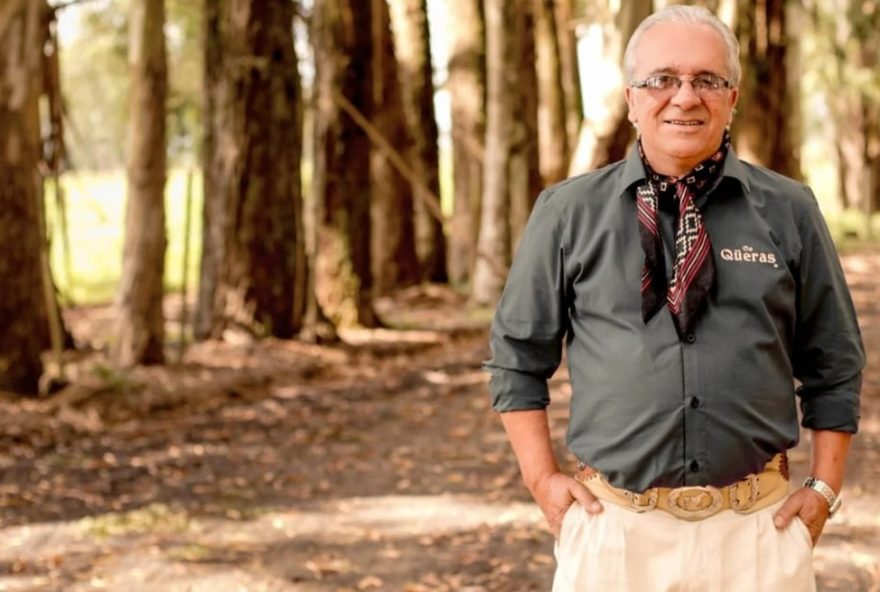 vocalista-do-grupo-os-queras-morre-durante-apresentacao-em-baile-tradicionalista-no-rs