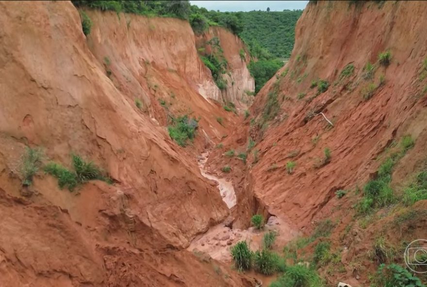 vocorocas-em-buriticupu3A-familias-sofrem-com-avanco-preocupante vocorocas-em-buriticupu3A-familias-sofrem-com-avanco-preocupante