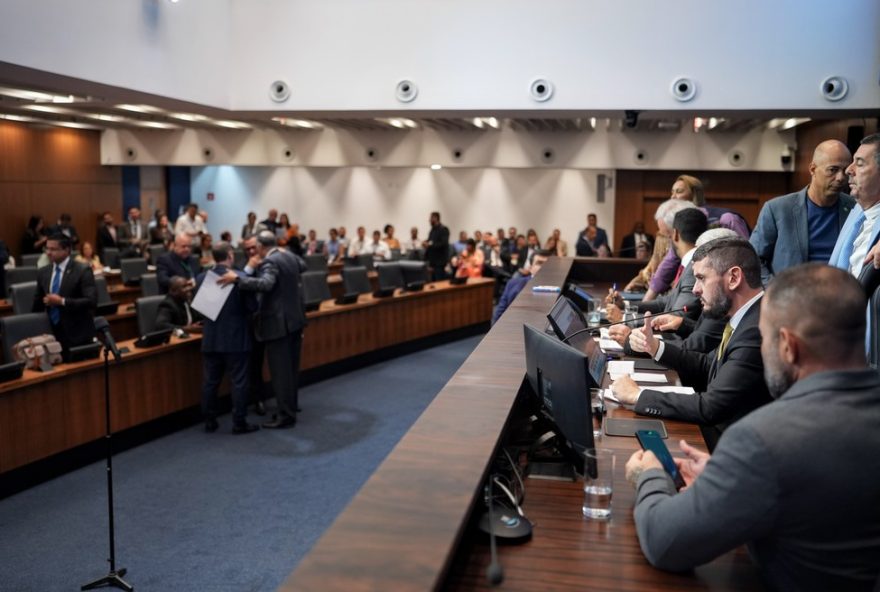 volta-da-gratificacao-faroeste-para-policia-civil-divide-opinioes-na-alerj