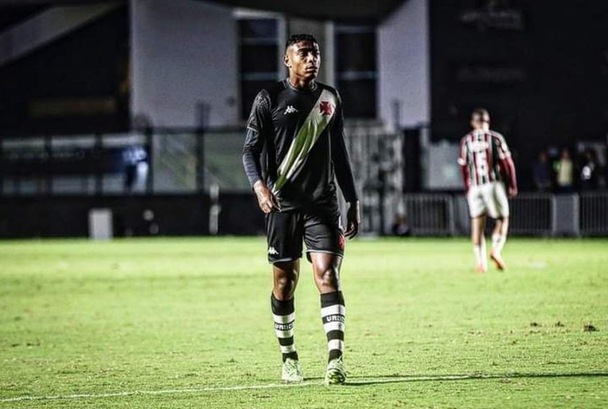 volta-redonda-anuncia-contratacao-do-zagueiro-lyncon-para-reforcar-defesa-na-serie-b-do-brasileirao