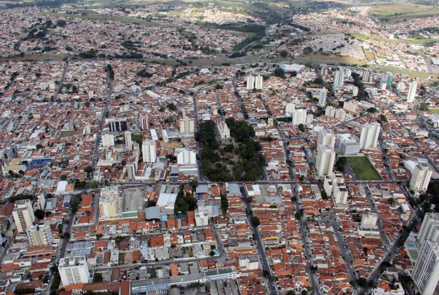 votacao-adiada3A-projetos-de-aumento-do-iptu-e-taxa-de-lixo-em-taubate