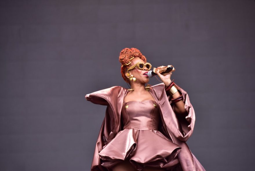 vozes-femininas-do-rap-brilham-no-the-town-com-karol-conka2C-ebony-e-ajulia-costa-no-palco-the-one3A-um-show-de-representatividade-e-poder-no-genero