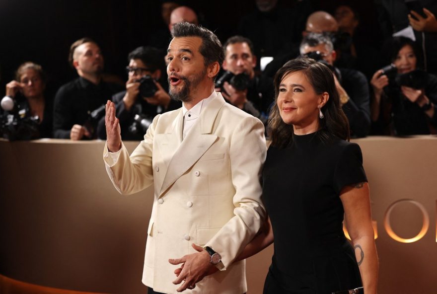 wagner-moura-e-sandra-delgado3A-25-anos-de-amor-e-parceria-no-carnaval-de-salvador wagner-moura-e-sandra-delgado3A-25-anos-de-amor-e-parceria-no-carnaval-de-salvador